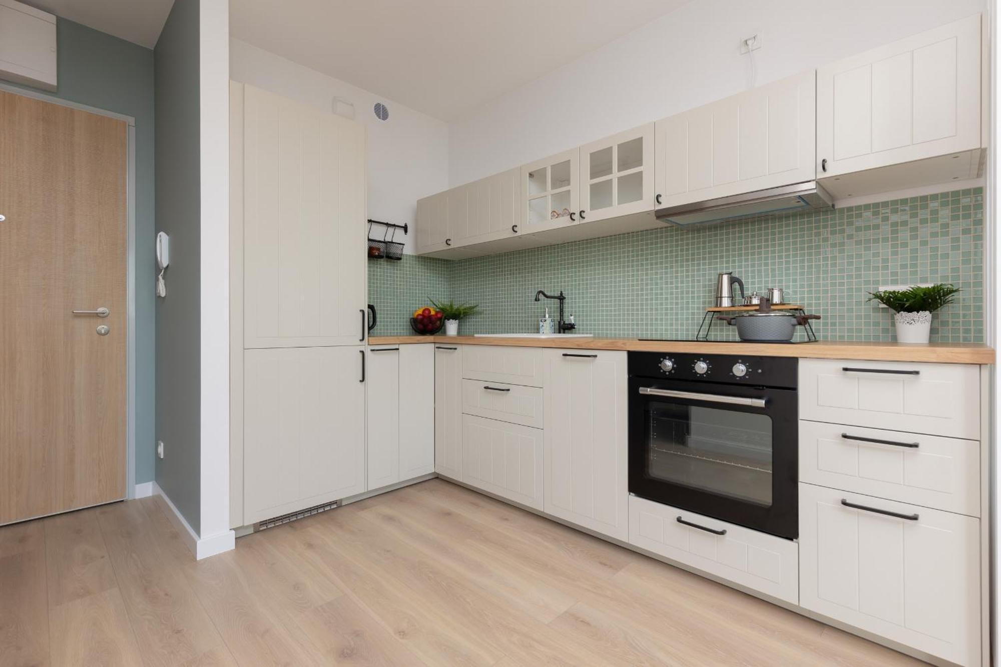 Praga With Parking By Renters Apartament Warszawa